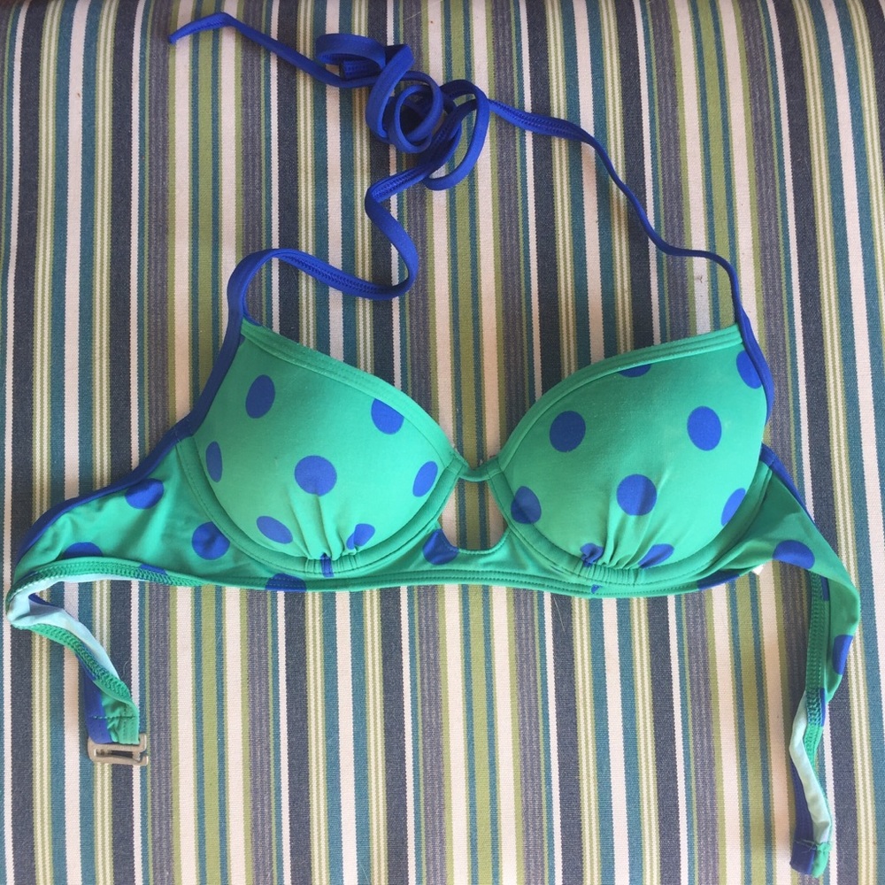 Cupped bikini top
